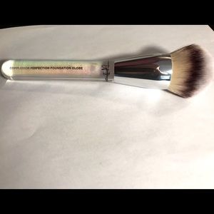 It Cosmetics Foundation Brush